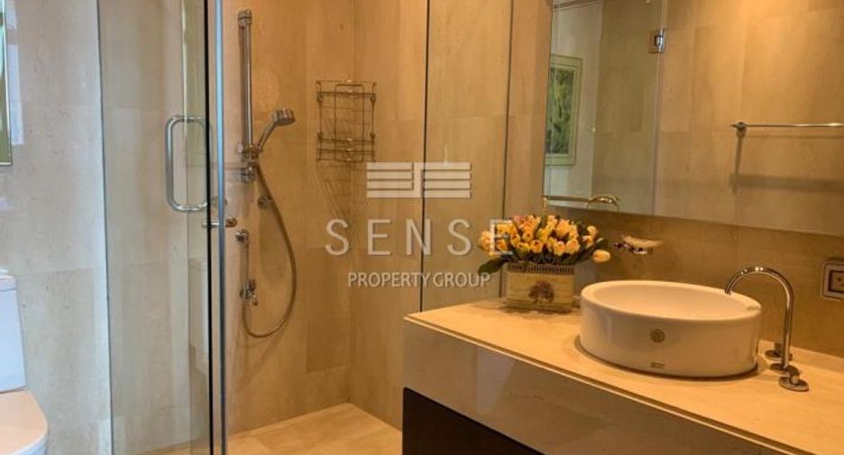For rent 4 bedrooms condo in Khlong Toei, Bangkok