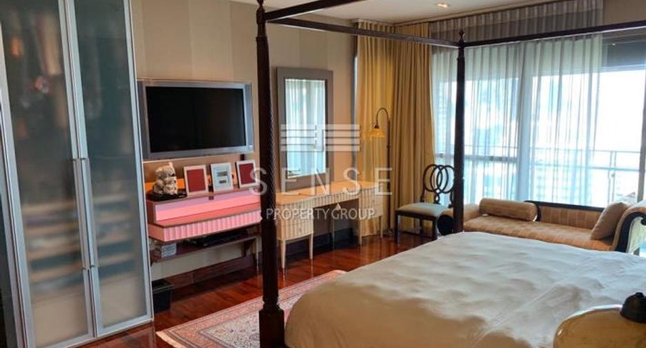 For rent 4 bedrooms condo in Khlong Toei, Bangkok