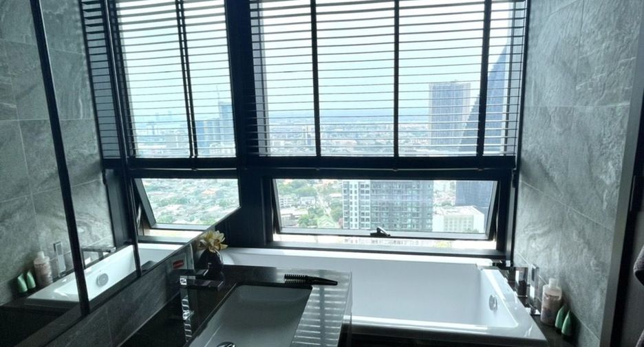 For rent 2 bed condo in Khlong Toei, Bangkok