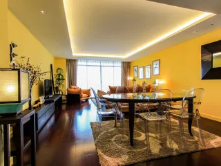 For rent 3 Beds condo in Phaya Thai, Bangkok