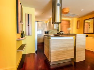 For rent 3 Beds condo in Phaya Thai, Bangkok