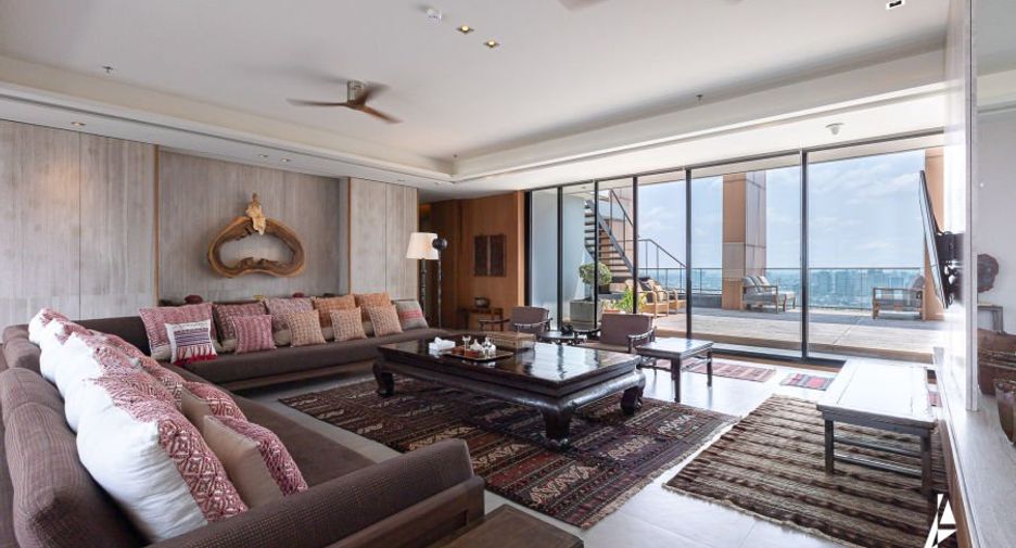 For sale 4 bedrooms condo in Chatuchak, Bangkok