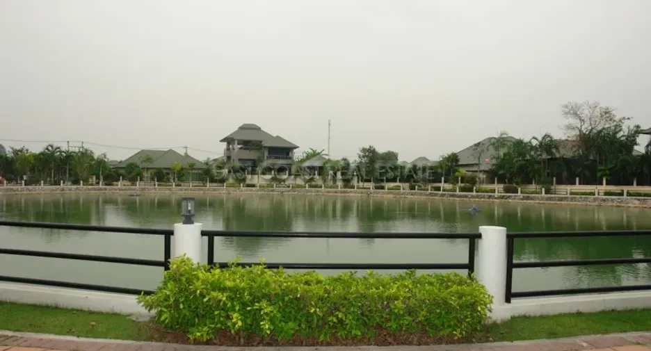 Casa en venta de 3 habitaciones en Bang Lamung, Chonburi