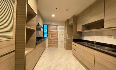 For rent 3 bed condo in Watthana, Bangkok
