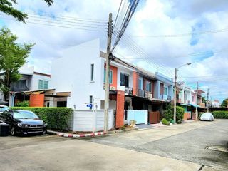 For rent 4 Beds townhouse in Lat Phrao, Bangkok