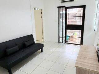 For rent 4 Beds townhouse in Lat Phrao, Bangkok