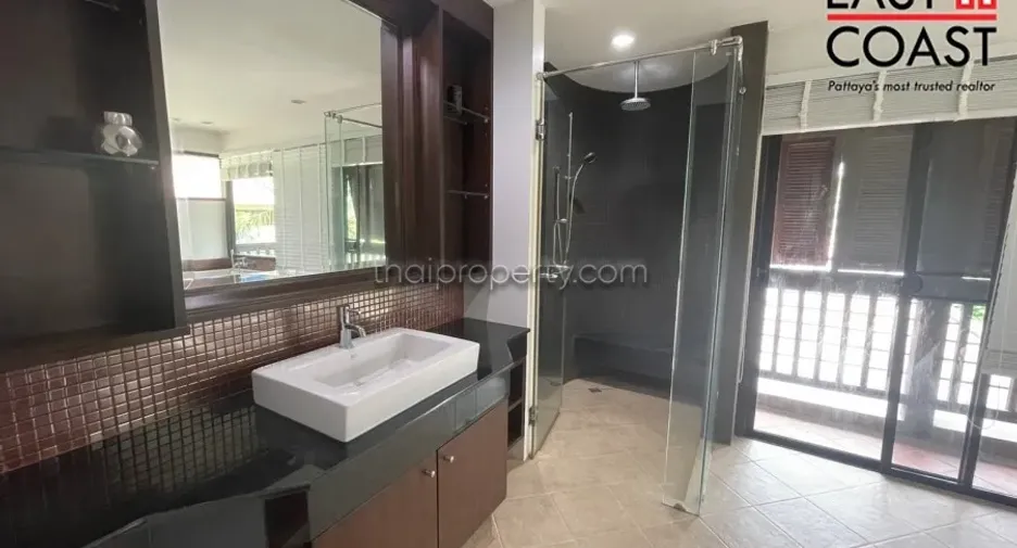 For rent and for sale 4 bedrooms house in Bang Lamung, Chonburi