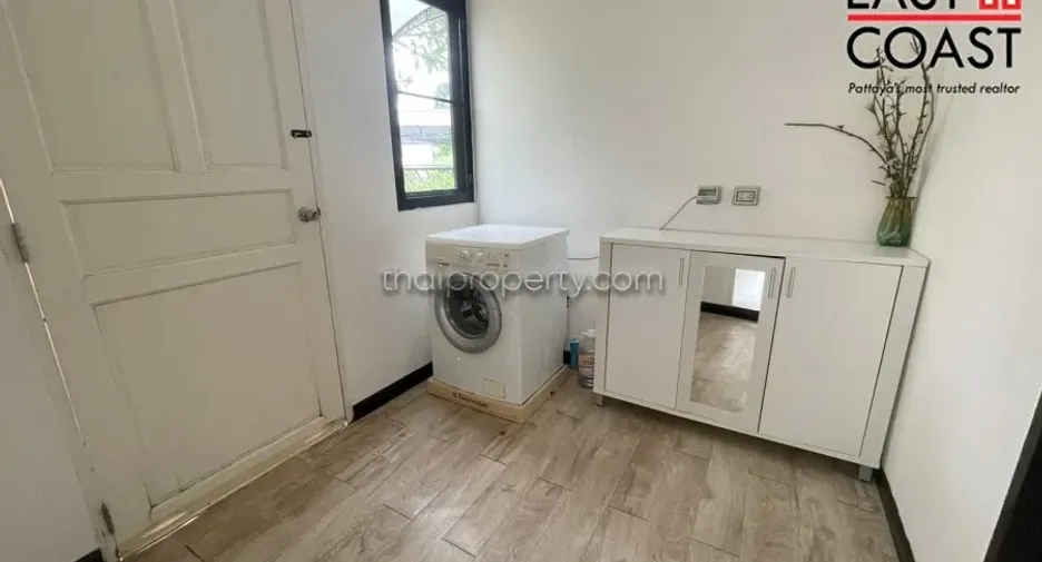 For rent and for sale 4 bedrooms house in Bang Lamung, Chonburi