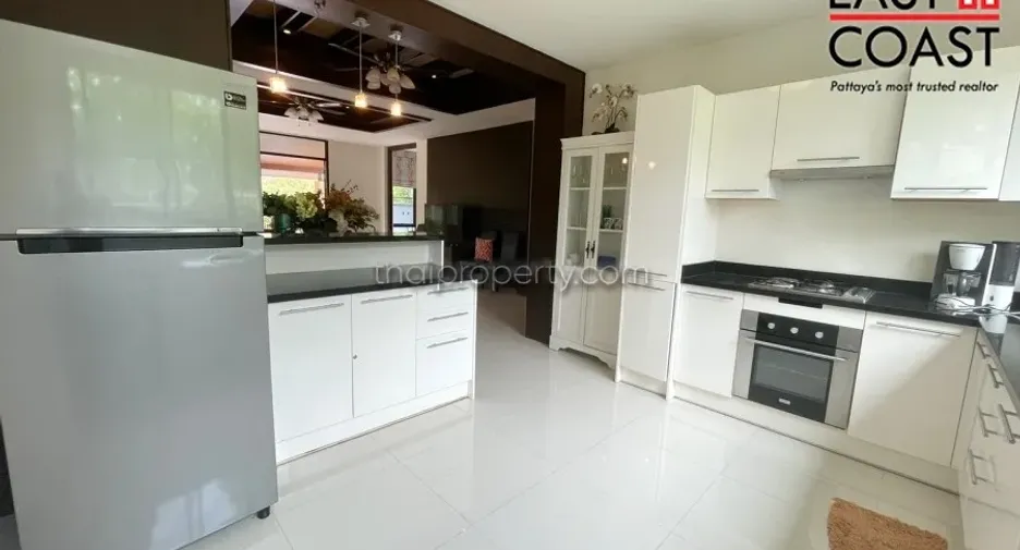 For rent and for sale 4 bedrooms house in Bang Lamung, Chonburi