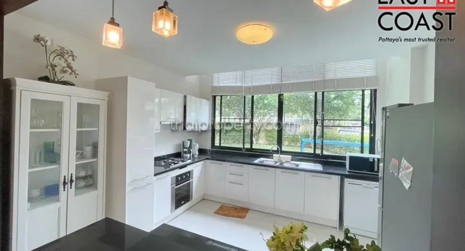 For rent and for sale 4 bedrooms house in Bang Lamung, Chonburi