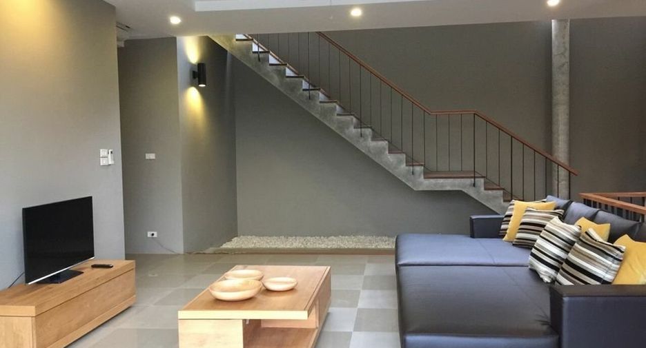 For rent 4 bed townhouse in Mueang Phuket, Phuket