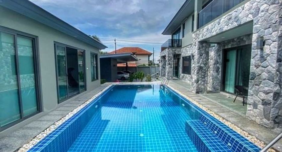 For sale 5 bed villa in Taling Chan, Bangkok