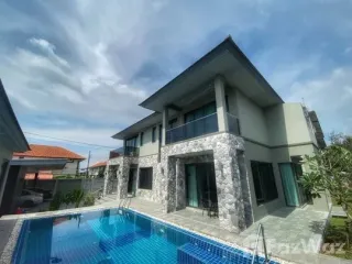 For sale 5 bed villa in Taling Chan, Bangkok