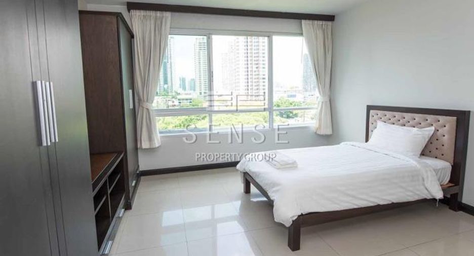 For rent 4 bedrooms condo in Sathon, Bangkok