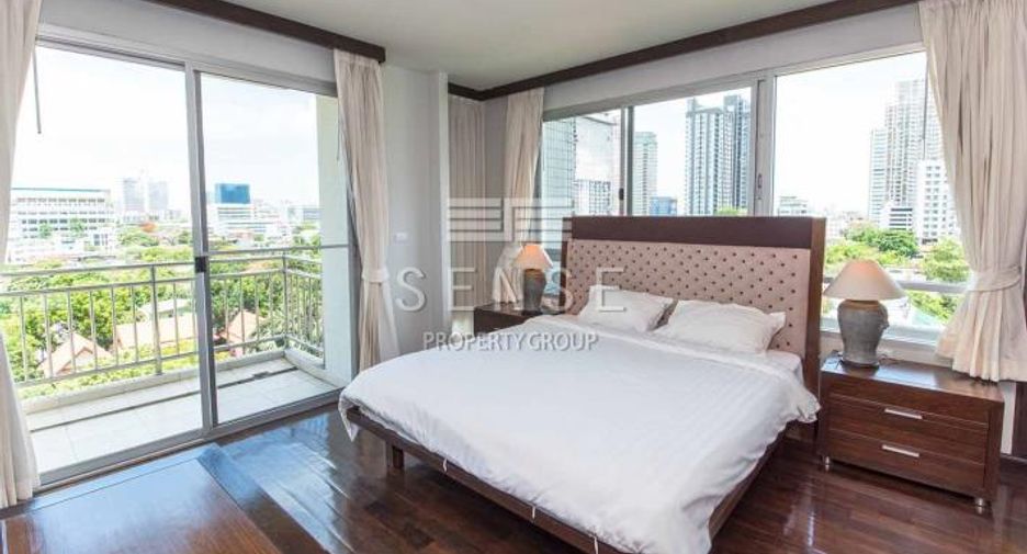 For rent 4 bedrooms condo in Sathon, Bangkok