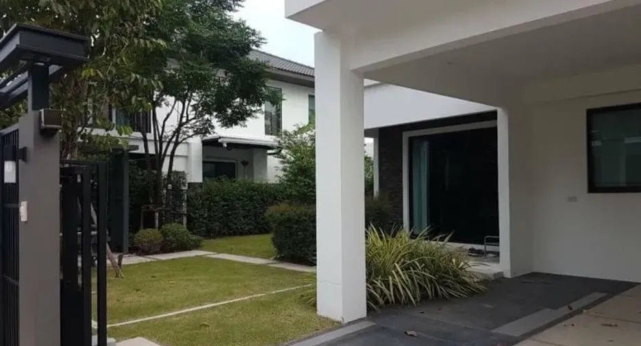 Haus zur Miete mit 4 Zimmer in Bang Phli, Samut Prakan