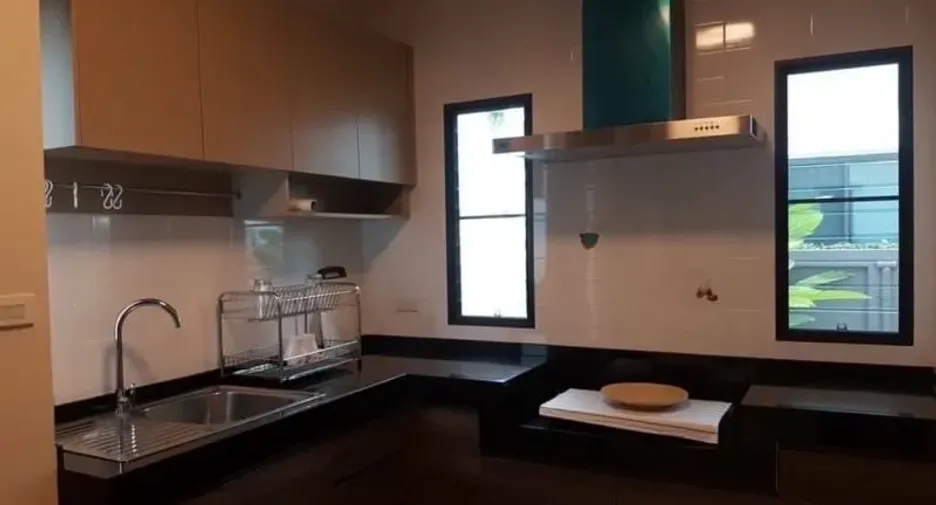 Haus zur Miete mit 4 Zimmer in Bang Phli, Samut Prakan
