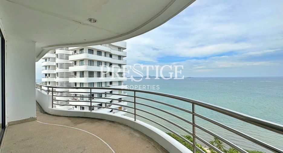For sale 3 ベッドルーム condo in Pratumnak, Pattaya