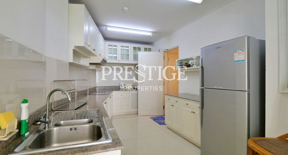 For sale 3 ベッドルーム condo in Pratumnak, Pattaya