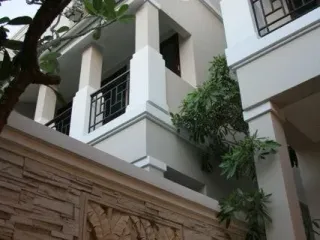 For rent 3 Beds villa in Phaya Thai, Bangkok