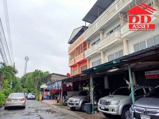 For sale 4 Beds retail Space in Prawet, Bangkok