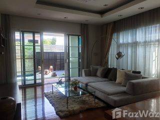 For sale 4 Beds house in Dusit, Bangkok