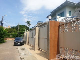For sale 4 Beds house in Dusit, Bangkok