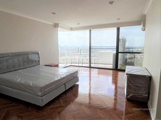 For rent 3 Beds condo in Yan Nawa, Bangkok