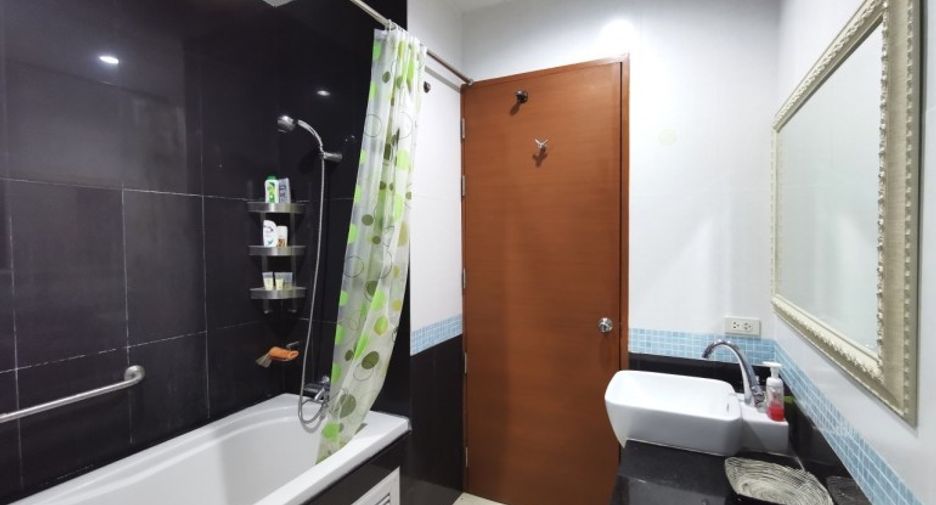 For sale 1 bed condo 