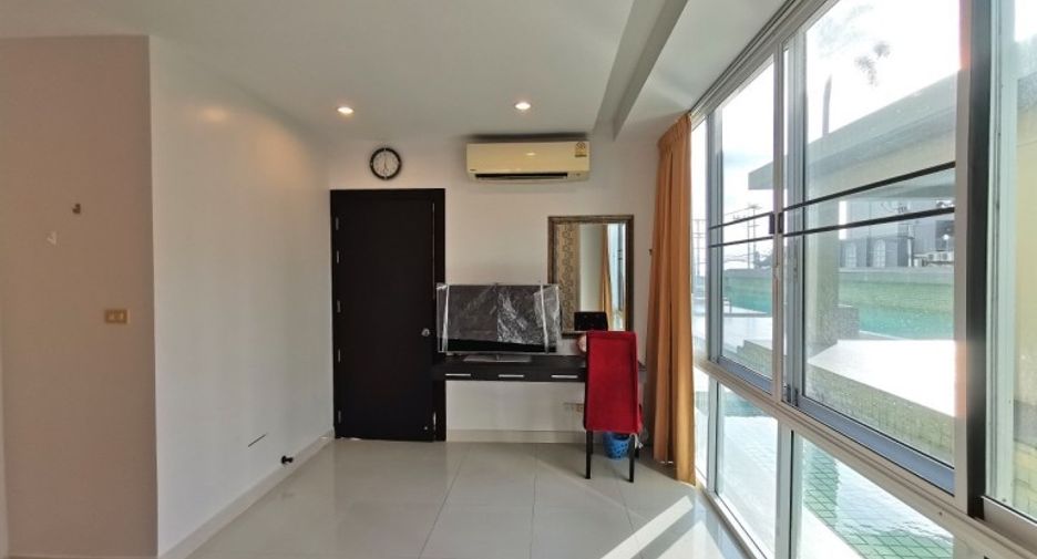 For sale 1 bed condo 