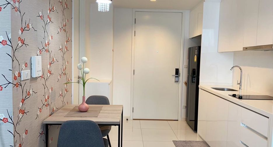 For sale 1 Beds condo in Sathon, Bangkok