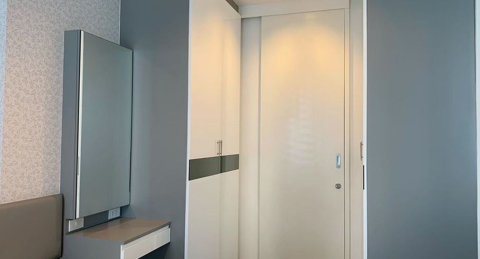 For sale 1 Beds condo in Sathon, Bangkok