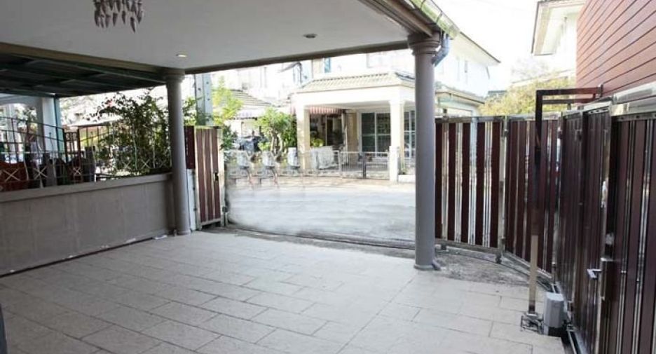 For sale 2 bedrooms townhouse in Mueang Nonthaburi, Nonthaburi