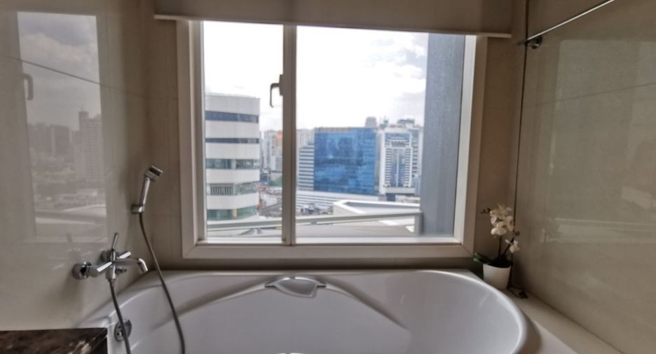Wohnung zum Kauf mit 2 Zimmer in Khlong Toei, Bangkok