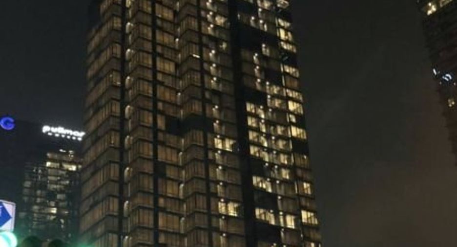 À louer et à vendre 2 chambres condo à Bang Rak, Bangkok