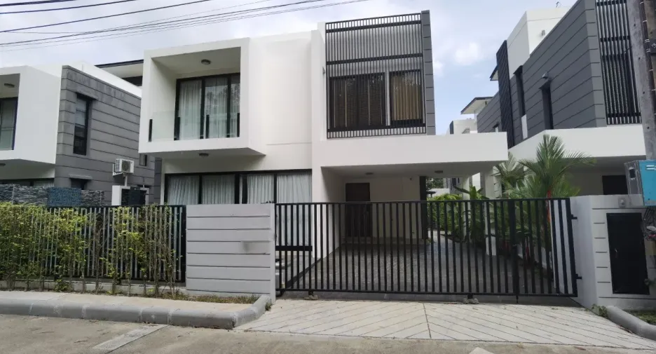 For sale 5 bed villa in Thalang, Phuket