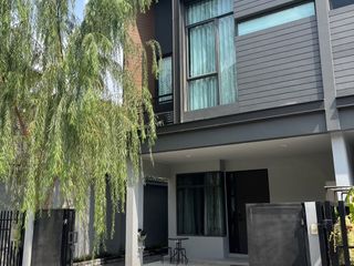 For rent 2 bed townhouse in Saphan Sung, Bangkok
