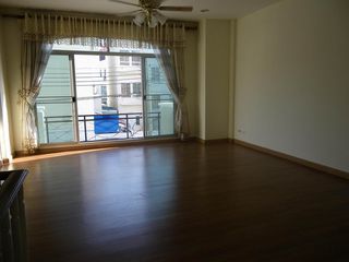 For rent and for sale 3 bed office in Suan Luang, Bangkok