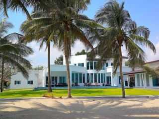 For sale 6 bed villa in Sichon, Nakhon Si Thammarat