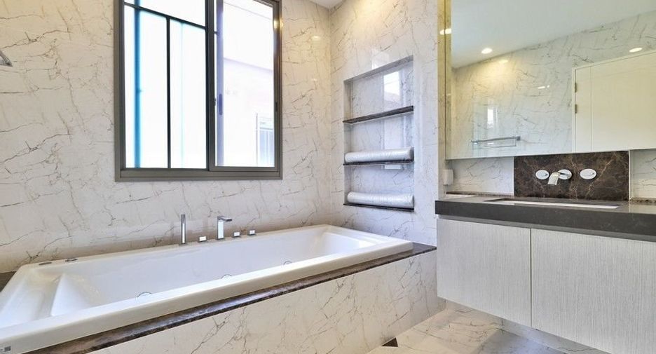 Продажа 4 спальни дом в Банг Кхае, Бангкок