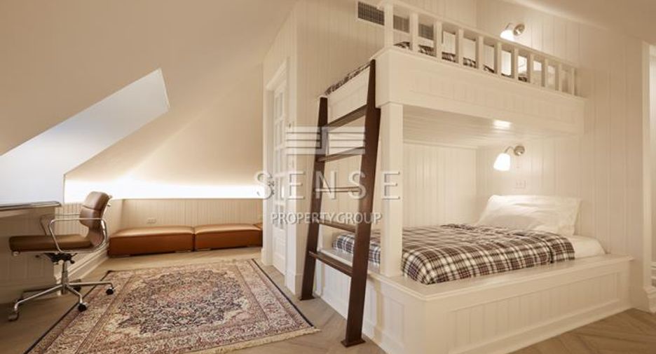 For sale 4 bedrooms townhouse in Ratchathewi, Bangkok