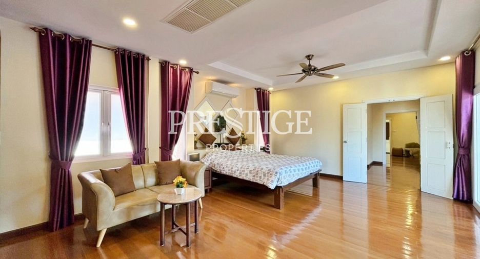 For sale 4 bedrooms house in Bang Lamung, Chonburi
