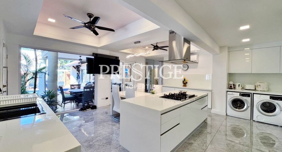For sale 4 bedrooms house in Bang Lamung, Chonburi