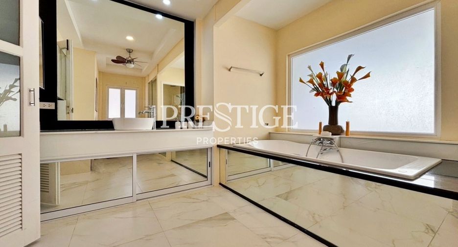 For sale 4 bedrooms house in Bang Lamung, Chonburi