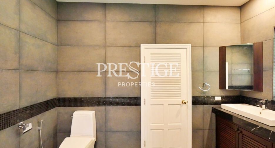 Casa en venta y en alquiler de 6 habitaciones en Bang Lamung, Chonburi