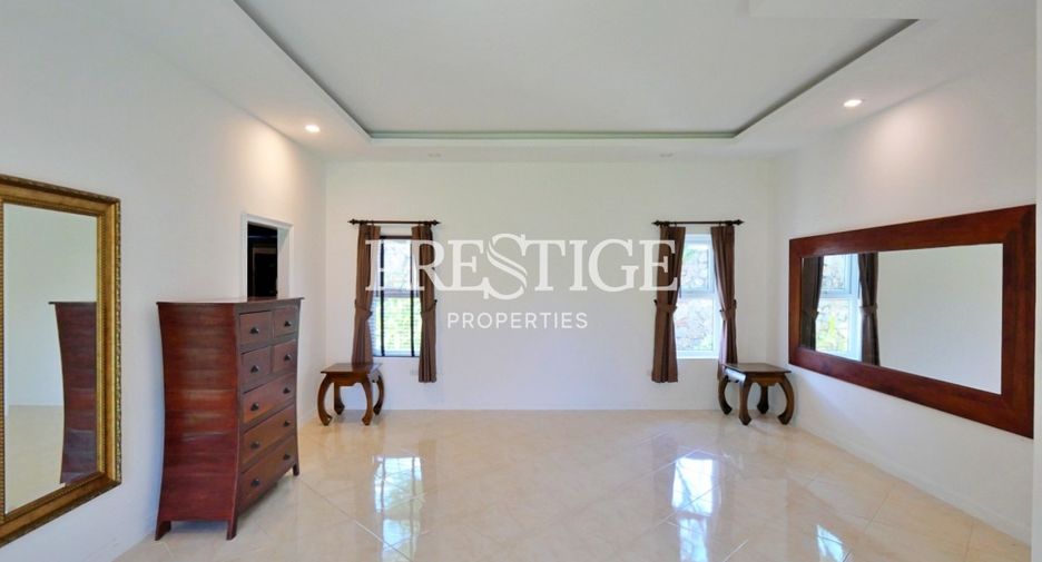 Casa en venta y en alquiler de 6 habitaciones en Bang Lamung, Chonburi