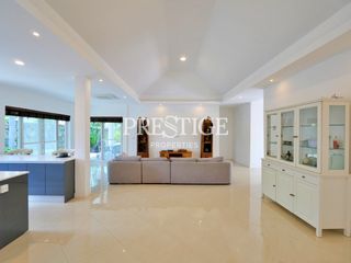 Casa en venta y en alquiler de 6 habitaciones en Bang Lamung, Chonburi