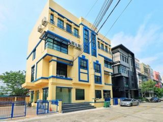 For sale 4 bed office in Lat Phrao, Bangkok