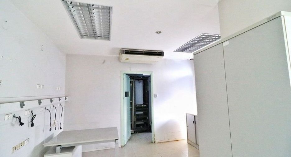 Oficina en venta de 4 habitaciones en Lat Phrao, Bangkok