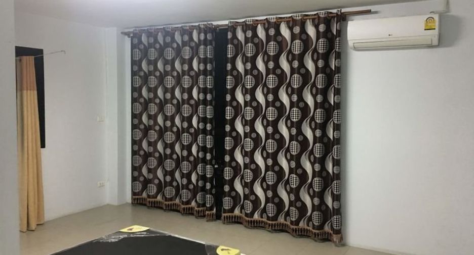 Local comercial en venta en Si Racha, Chonburi
